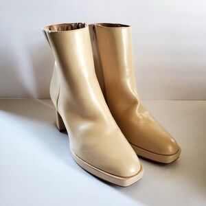 Chinise Laundry Dodger Women's Bootie Size 7.5 Cream Color